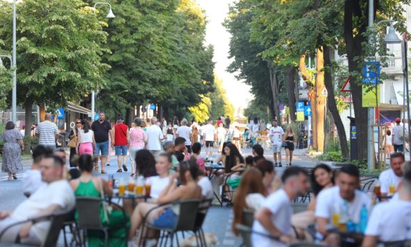 Bulevardul Tomis Constanta in weekend