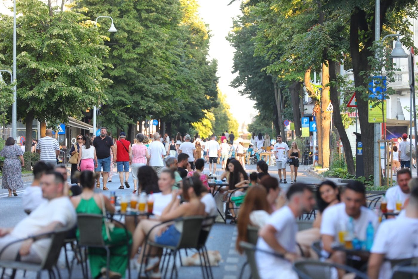 Bulevardul Tomis Constanta in weekend