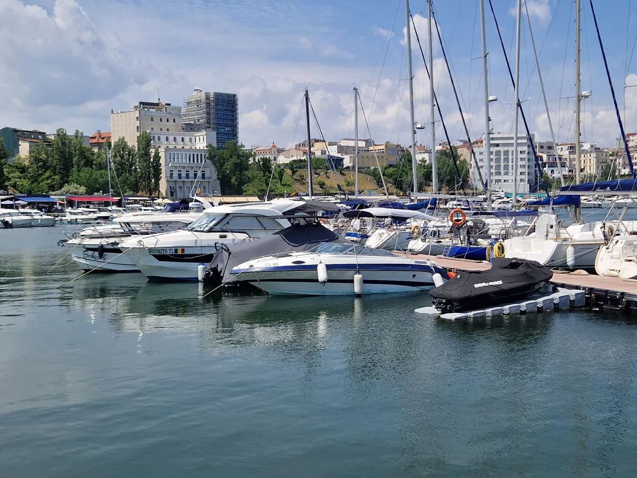 Mangalia: datorii eșalonate, taxare la port și medici aduși din afara județului