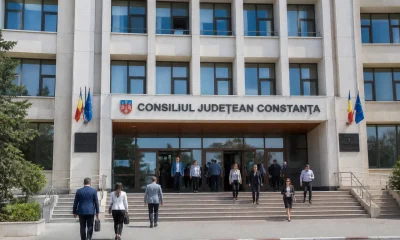 Mii de funcționari publici din Constanța așteaptă o lege blocată în Parlament