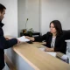 Petițiile către administrație primesc răspuns iar întârzierea poate fi reclamată