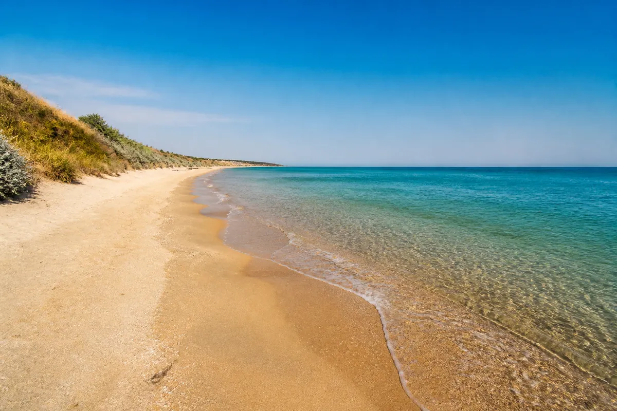 plajă sălbatică Doi Mai Constanța litoral românesc