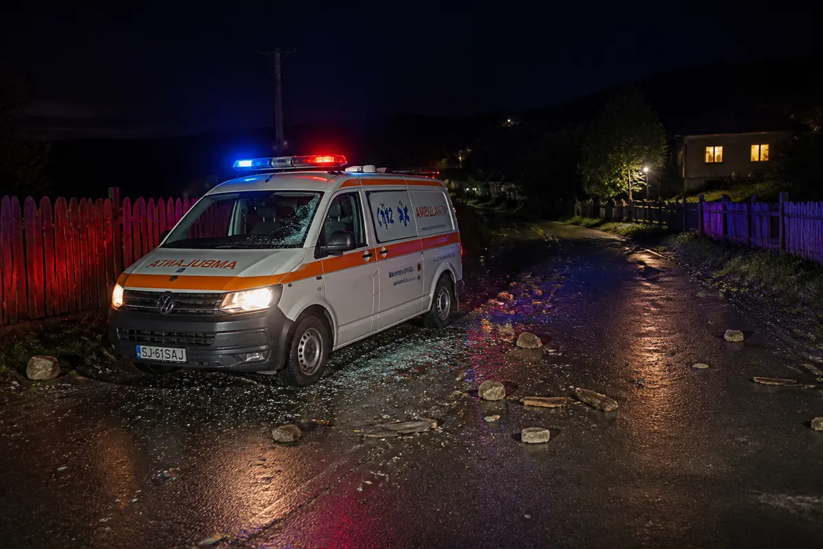 Șoferul de ambulanță din Cluj, aproape orbit după un atac provocat de un zvon pe TikTok